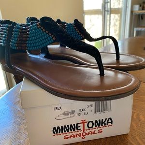 Minnetonka Size 8 Sandals